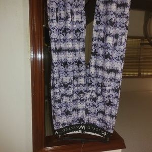 Pockets, never worn!